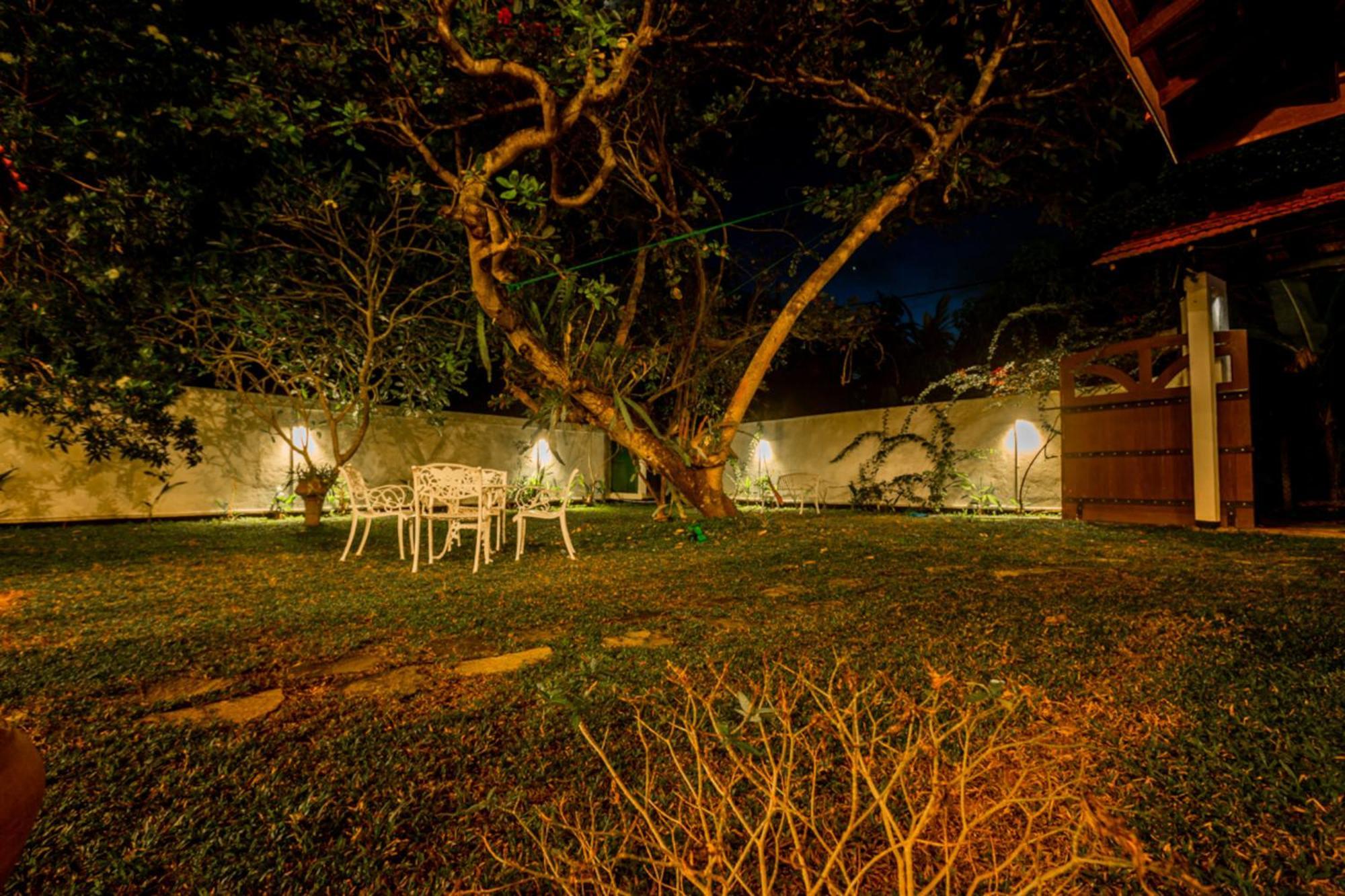 Nibbana Mirissa Hotel Exterior foto