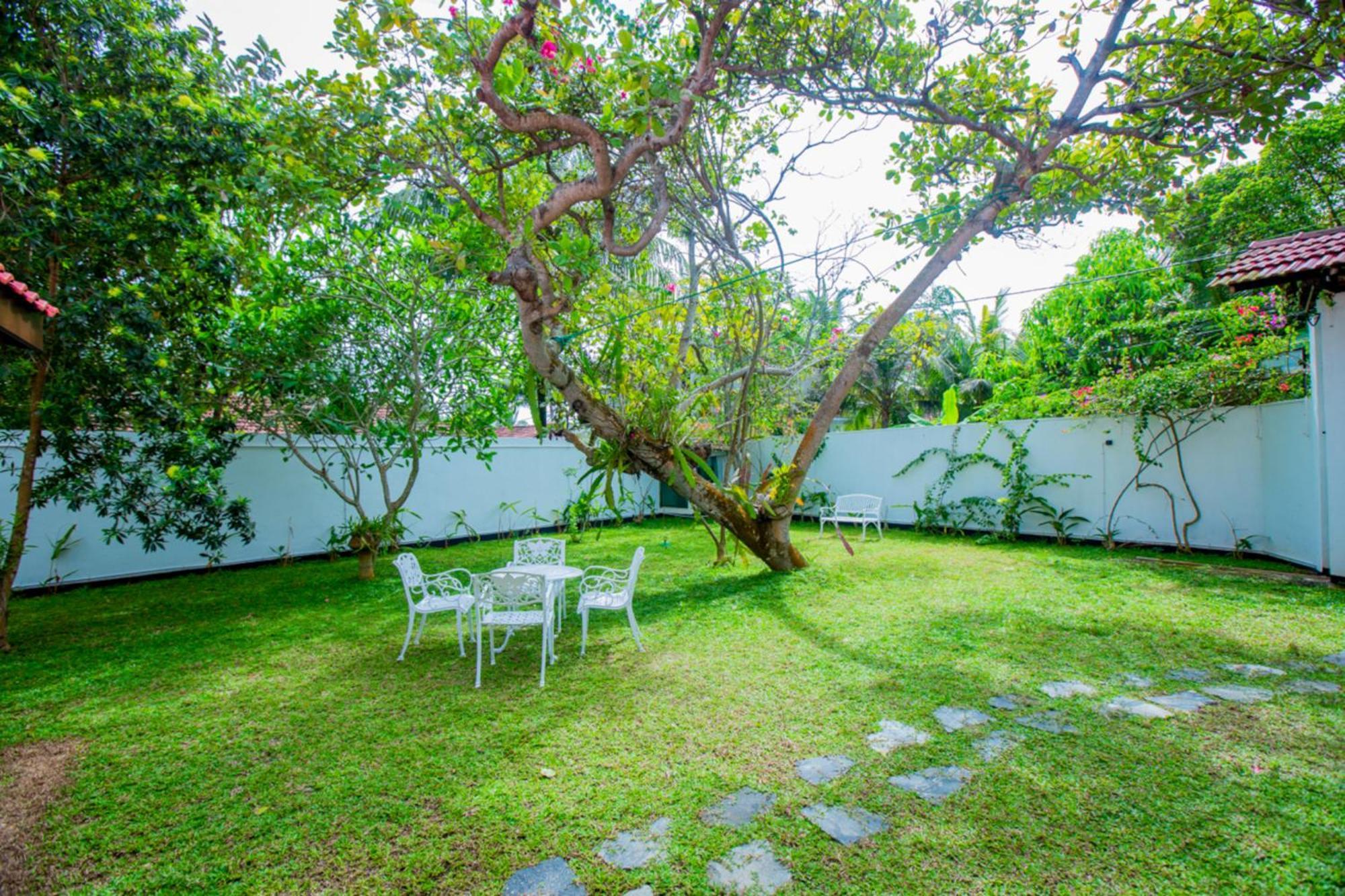 Nibbana Mirissa Hotel Exterior foto
