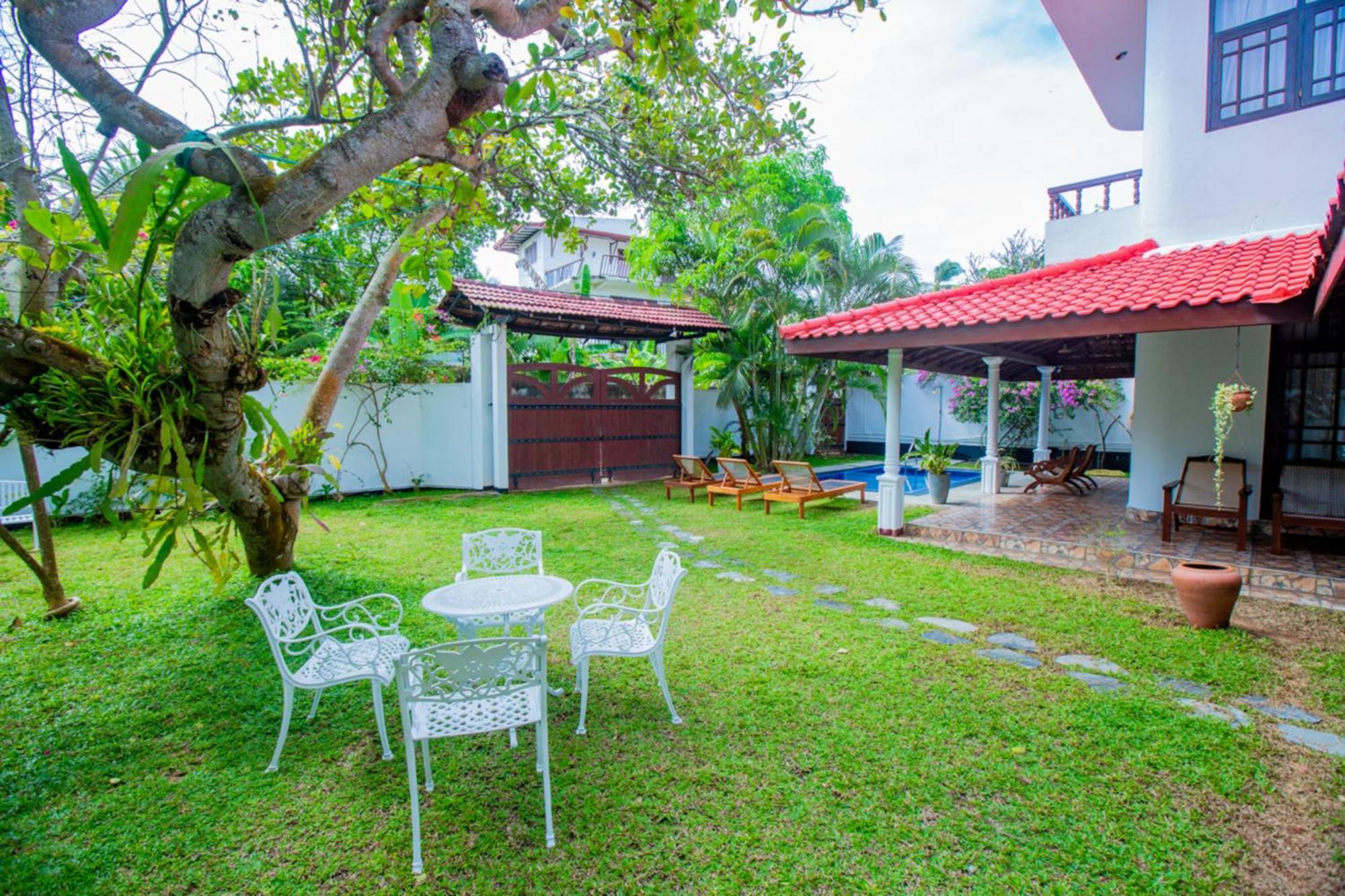 Nibbana Mirissa Hotel Exterior foto