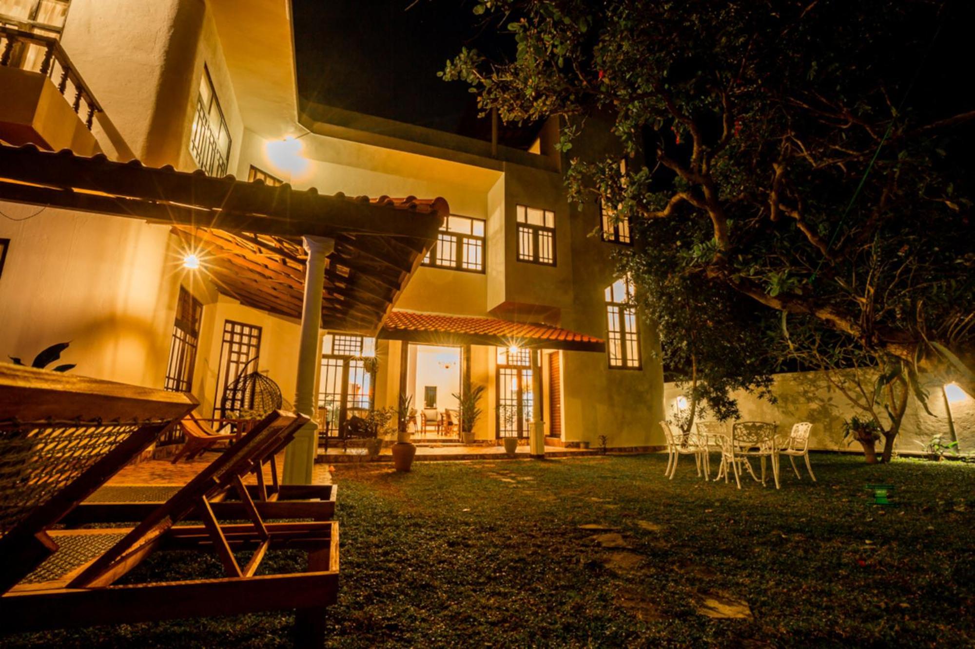 Nibbana Mirissa Hotel Exterior foto